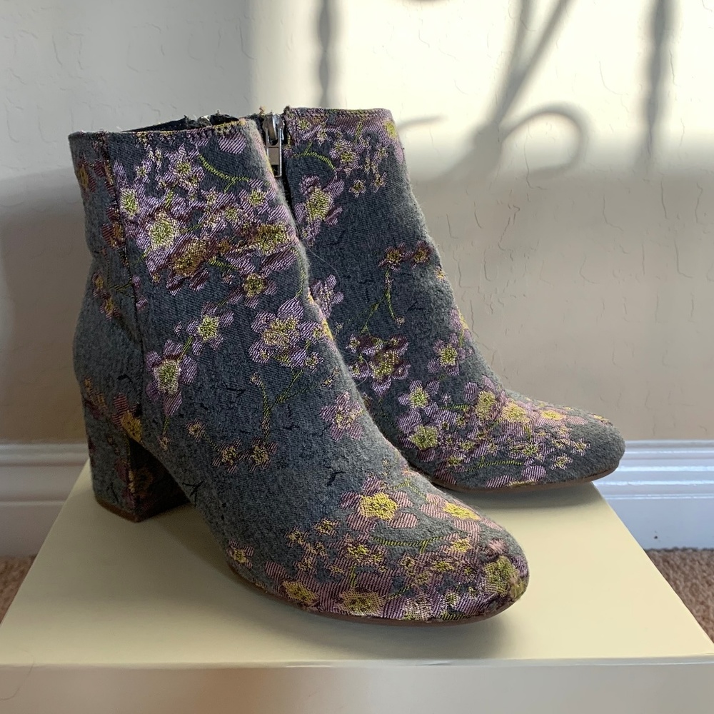 Zigi Soho | Floral Embroidered Ankle Boots